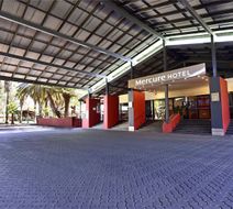 Mercure Alice Springs Resort Exterior