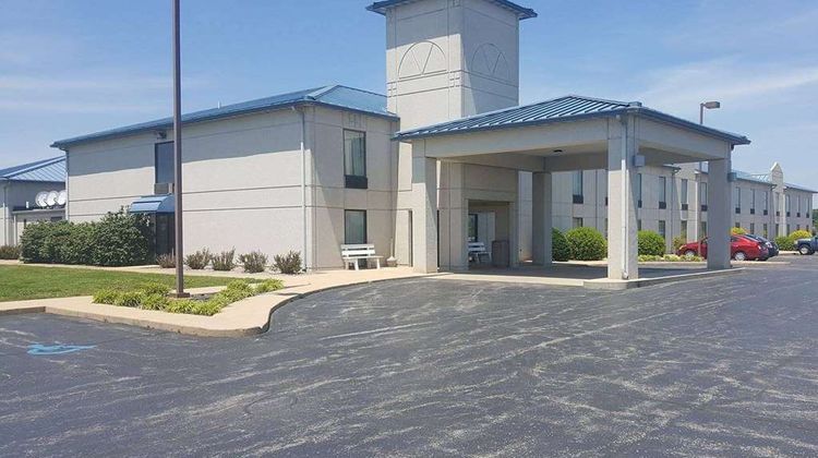 Baymont Inn & Suites West Plains Exterior