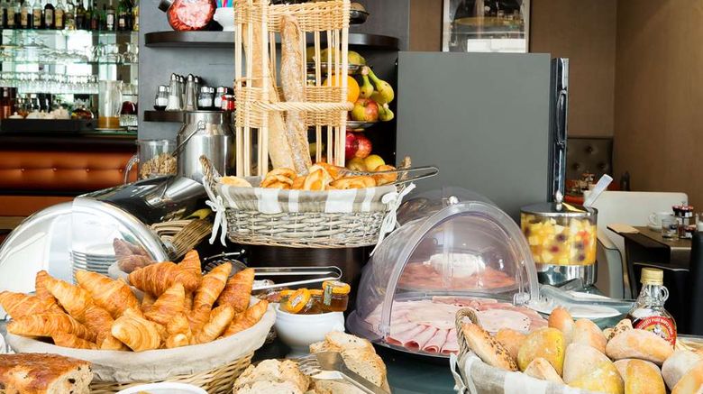 <b>Hotel Elysees Bassano Restaurant</b>. Images powered by <a href="https://iceportal.shijigroup.com/" title="IcePortal" target="_blank">IcePortal</a>.