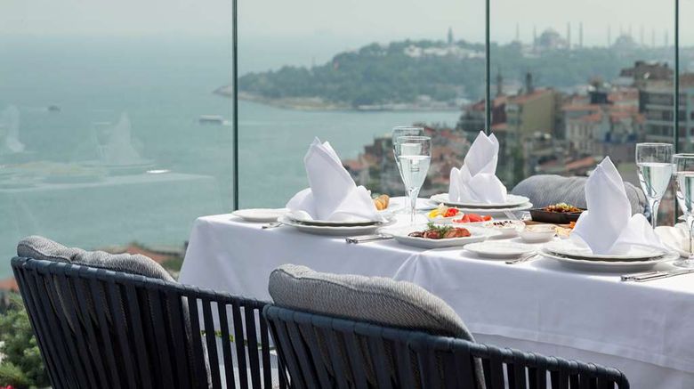 <b>CVK Park Bosphorus Istanbul Restaurant</b>. Images powered by <a href="https://iceportal.shijigroup.com/" title="IcePortal" target="_blank">IcePortal</a>.