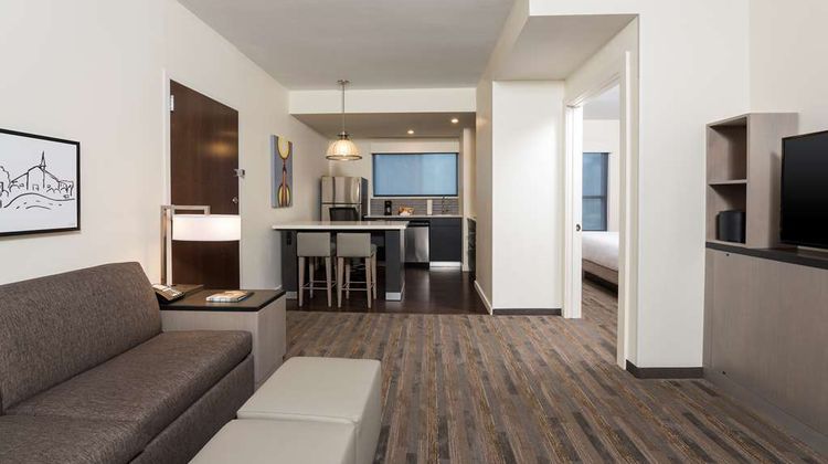 Hyatt House Austin/Downtown Suite