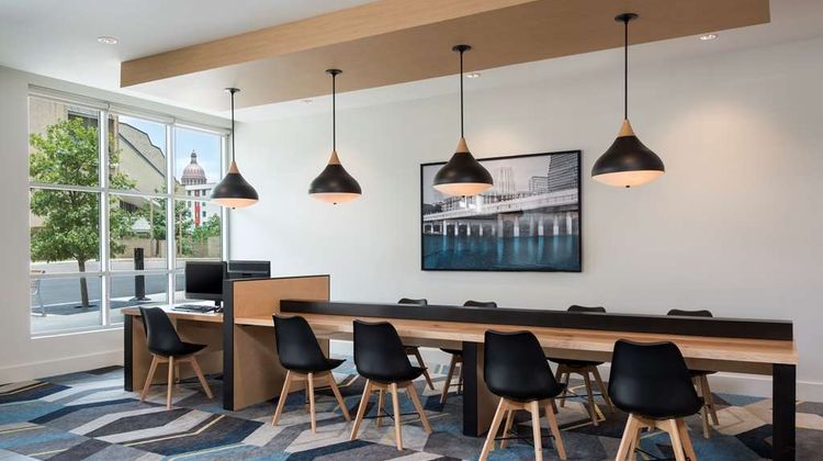 Hyatt House Austin/Downtown Lobby