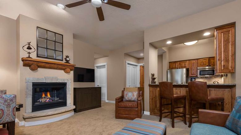 <b>The Residences at Mountain Lodge Suite</b>. Images powered by <a href="https://iceportal.shijigroup.com/" title="IcePortal" target="_blank">IcePortal</a>.