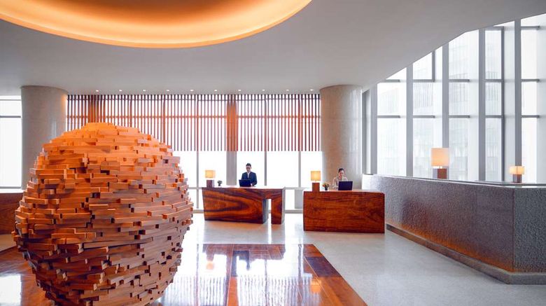 <b>Park Hyatt Guangzhou Lobby</b>. Images powered by <a href="https://iceportal.shijigroup.com/" title="IcePortal" target="_blank">IcePortal</a>.