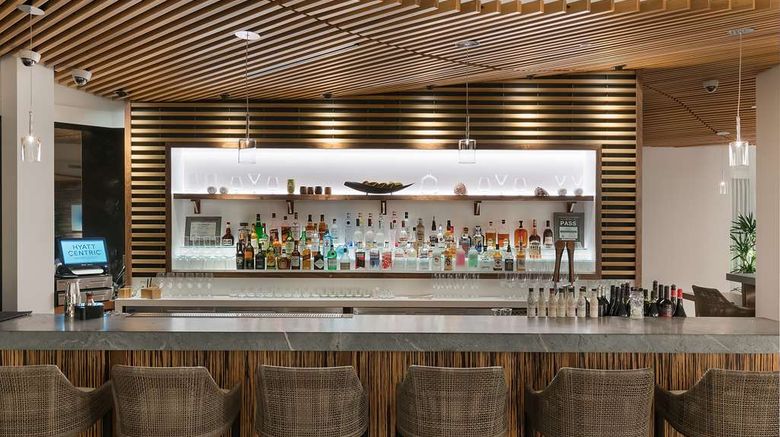 <b>Hyatt Centric Waikiki Beach Restaurant</b>. Images powered by <a href="https://iceportal.shijigroup.com/" title="IcePortal" target="_blank">IcePortal</a>.