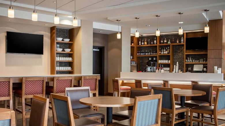 <b>Hyatt Place Kansas City/Lenexa City Cntr Restaurant</b>. Images powered by <a href="https://iceportal.shijigroup.com/" title="IcePortal" target="_blank">IcePortal</a>.