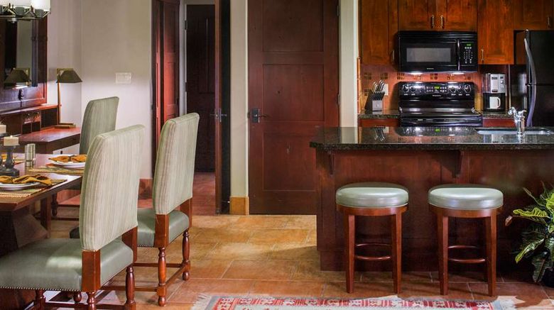 <b>Hyatt Vacation Club at Pinon Pointe Sedona Suite</b>. Images powered by <a href="https://iceportal.shijigroup.com/" title="IcePortal" target="_blank">IcePortal</a>.