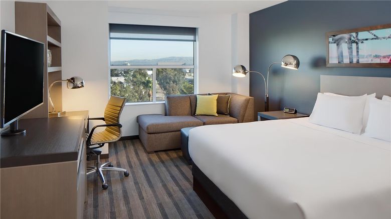 <b>Hyatt House Irvine/John Wayne Airport Suite</b>. Images powered by <a href="https://iceportal.shijigroup.com/" title="IcePortal" target="_blank">IcePortal</a>.