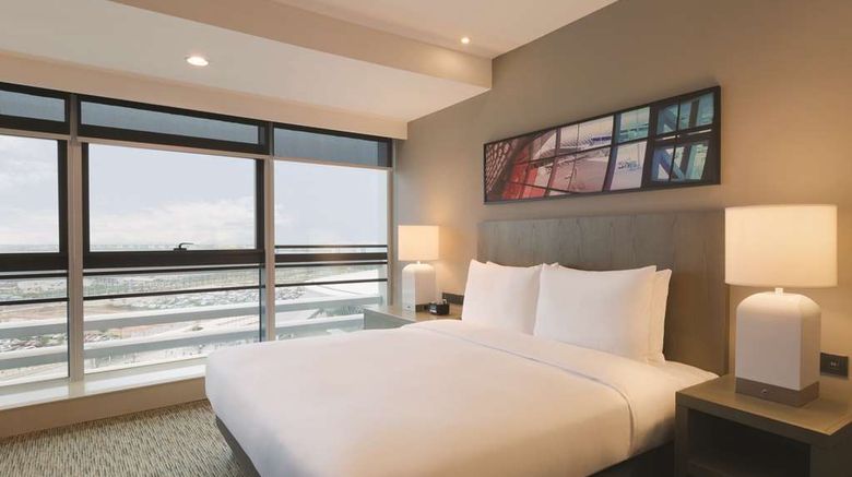<b>Hyatt House Shenzhen Airport Room</b>. Images powered by <a href="https://iceportal.shijigroup.com/" title="IcePortal" target="_blank">IcePortal</a>.