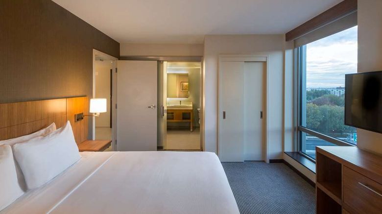 <b>Hyatt Place Washington DC/National Mall Suite</b>. Images powered by <a href="https://iceportal.shijigroup.com/" title="IcePortal" target="_blank">IcePortal</a>.