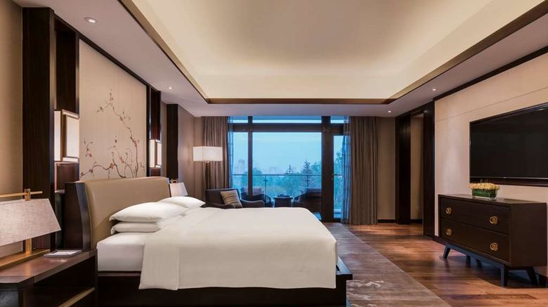 <b>Hyatt Regency Xi'an Suite</b>. Images powered by <a href="https://iceportal.shijigroup.com/" title="IcePortal" target="_blank">IcePortal</a>.