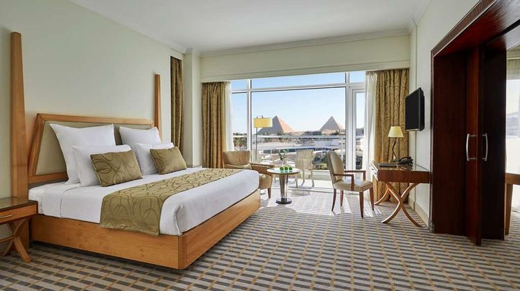 Steigenberger Pyramids Cairo Hotel Suite