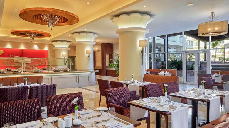 <b>Steigenberger Pyramids Cairo Hotel Restaurant</b>. Images powered by <a href="https://iceportal.shijigroup.com/" title="IcePortal" target="_blank">IcePortal</a>.