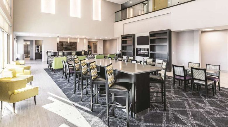 <b>La Quinta Inn & Suites Walla Walla Lobby</b>. Images powered by <a href="https://iceportal.shijigroup.com/" title="IcePortal" target="_blank">IcePortal</a>.