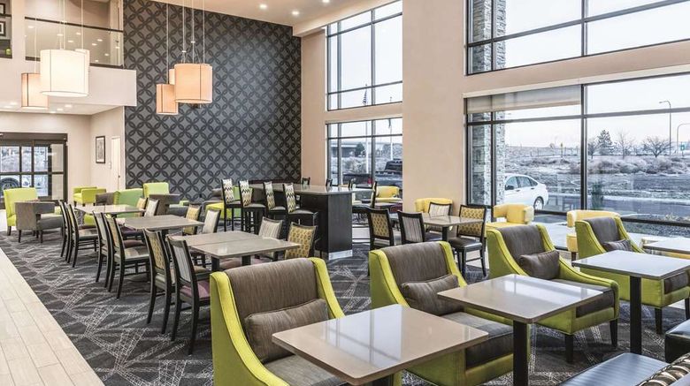 <b>La Quinta Inn & Suites Walla Walla Lobby</b>. Images powered by <a href="https://iceportal.shijigroup.com/" title="IcePortal" target="_blank">IcePortal</a>.