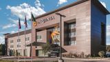 <b>La Quinta Inn & Suites Dallas-Richardson Exterior</b>. Images powered by <a href="https://iceportal.shijigroup.com/" title="IcePortal" target="_blank">IcePortal</a>.