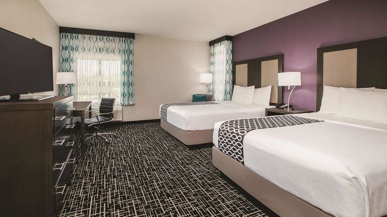 <b>La Quinta Inn & Suites Dallas-Richardson Room</b>. Images powered by <a href="https://iceportal.shijigroup.com/" title="IcePortal" target="_blank">IcePortal</a>.