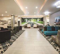 La Quinta Inn & Suites Dallas-Richardson Lobby