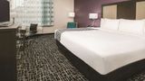 <b>La Quinta Inn & Suites Dallas-Richardson Room</b>. Images powered by <a href="https://iceportal.shijigroup.com/" title="IcePortal" target="_blank">IcePortal</a>.