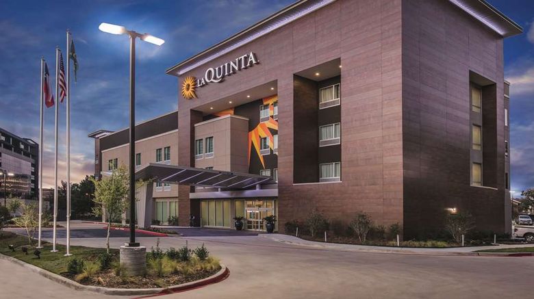 <b>La Quinta Inn & Suites Dallas-Richardson Exterior</b>. Images powered by <a href="https://iceportal.shijigroup.com/" title="IcePortal" target="_blank">IcePortal</a>.