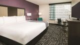 <b>La Quinta Inn & Suites Dallas-Richardson Room</b>. Images powered by <a href="https://iceportal.shijigroup.com/" title="IcePortal" target="_blank">IcePortal</a>.