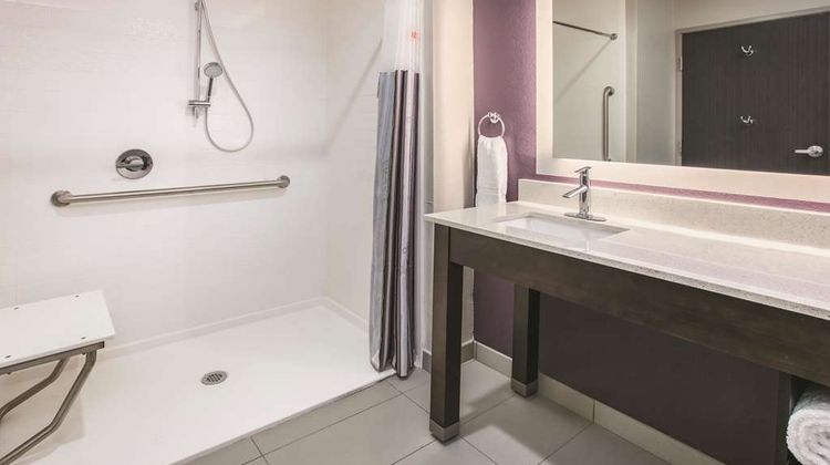 La Quinta Inn & Suites Dallas-Richardson Room