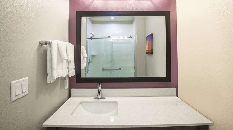 La Quinta Inn & Suites San Marcos Outlet Room