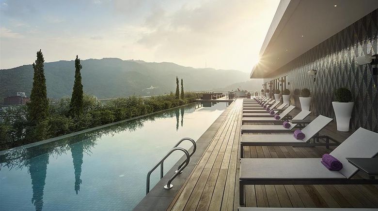 <b>G Hotel Kelawai Pool</b>. Images powered by <a href="https://iceportal.shijigroup.com/" title="IcePortal" target="_blank">IcePortal</a>.