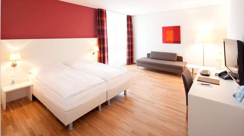<b>Hotel Arcade Room</b>. Images powered by <a href="https://iceportal.shijigroup.com/" title="IcePortal" target="_blank">IcePortal</a>.