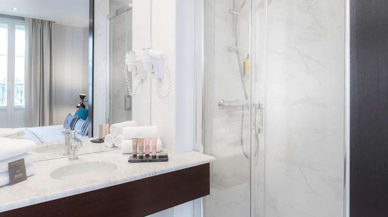 <b>Hotel Montfleuri Room</b>. Images powered by <a href="https://iceportal.shijigroup.com/" title="IcePortal" target="_blank">IcePortal</a>.