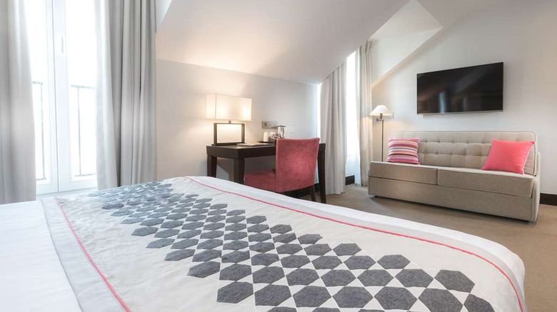 <b>Hotel Montfleuri Room</b>. Images powered by <a href="https://iceportal.shijigroup.com/" title="IcePortal" target="_blank">IcePortal</a>.