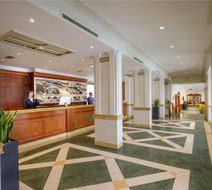 Grand Fleming Hotel Lobby