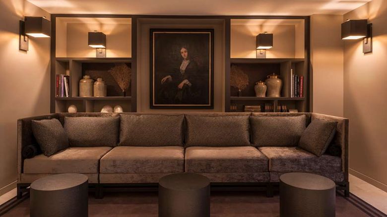 <b>Hotel Villa Des Ternes Lobby</b>. Images powered by <a href="https://iceportal.shijigroup.com/" title="IcePortal" target="_blank">IcePortal</a>.
