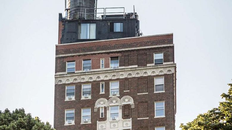 <b>Riverside Tower Hotel Exterior</b>. Images powered by <a href="https://iceportal.shijigroup.com/" title="IcePortal" target="_blank">IcePortal</a>.