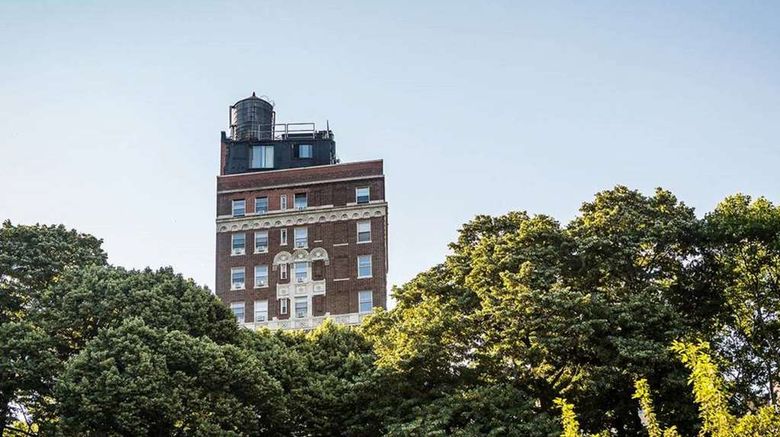 <b>Riverside Tower Hotel Exterior</b>. Images powered by <a href="https://iceportal.shijigroup.com/" title="IcePortal" target="_blank">IcePortal</a>.
