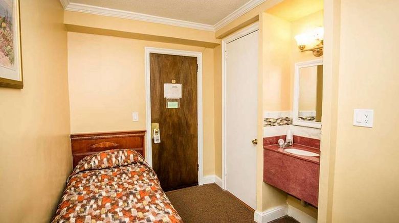<b>Riverside Tower Hotel Room</b>. Images powered by <a href="https://iceportal.shijigroup.com/" title="IcePortal" target="_blank">IcePortal</a>.