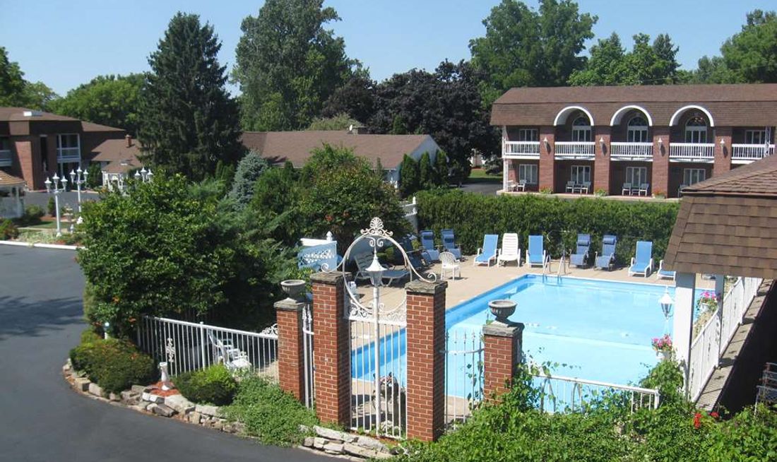 Lockport Inn and Suites Suite
