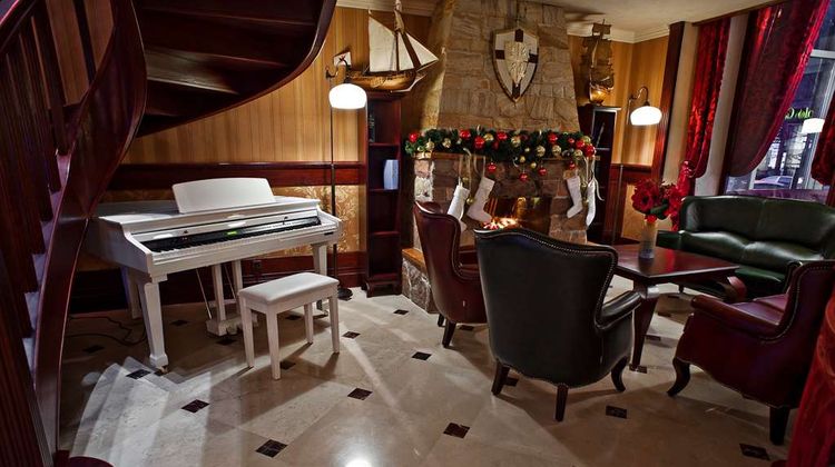 Frapolli Hotel Lobby