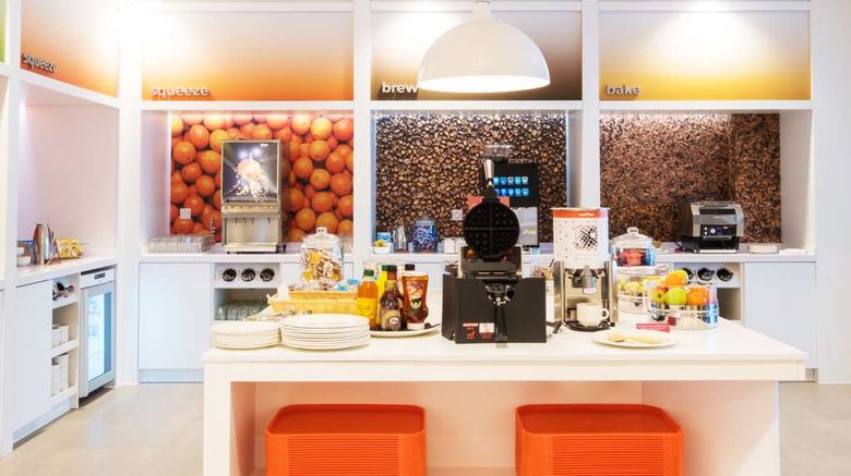 <b>Hampton by Hilton Aberdeen Westhill Restaurant</b>. Images powered by <a href="https://iceportal.shijigroup.com/" title="IcePortal" target="_blank">IcePortal</a>.