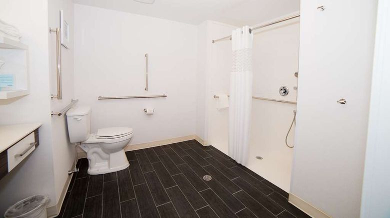 <b>Hampton Inn Atlantic City/Absecon Room</b>. Images powered by <a href="https://iceportal.shijigroup.com/" title="IcePortal" target="_blank">IcePortal</a>.