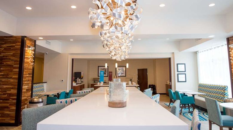 <b>Hampton Inn Atlantic City/Absecon Lobby</b>. Images powered by <a href="https://iceportal.shijigroup.com/" title="IcePortal" target="_blank">IcePortal</a>.