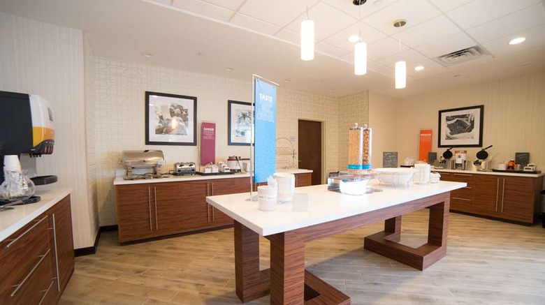 <b>Hampton Inn Atlantic City/Absecon Restaurant</b>. Images powered by <a href="https://iceportal.shijigroup.com/" title="IcePortal" target="_blank">IcePortal</a>.