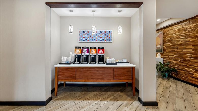 <b>Hampton Inn Atlantic City/Absecon Restaurant</b>. Images powered by <a href="https://iceportal.shijigroup.com/" title="IcePortal" target="_blank">IcePortal</a>.