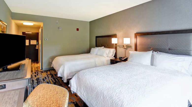 <b>Hampton Inn Atlanta Kennesaw Room</b>. Images powered by <a href="https://iceportal.shijigroup.com/" title="IcePortal" target="_blank">IcePortal</a>.