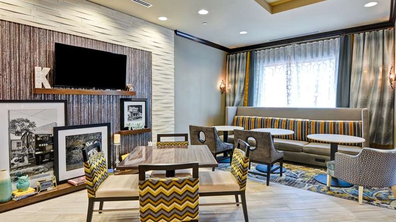 <b>Hampton Inn Atlanta Kennesaw Lobby</b>. Images powered by <a href="https://iceportal.shijigroup.com/" title="IcePortal" target="_blank">IcePortal</a>.