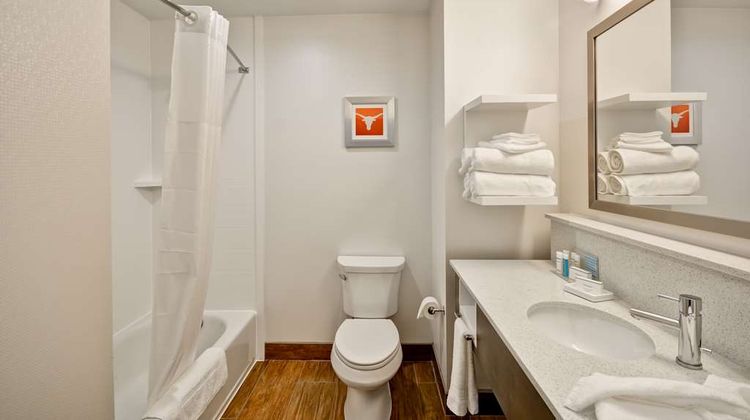 Hampton Inn Kyle Room
