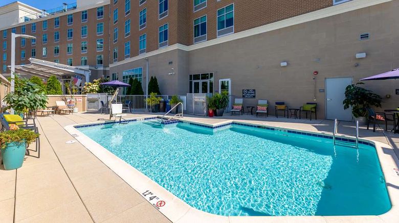 <b>Hilton Garden Inn Asheville Downtown Pool</b>. Images powered by <a href="https://iceportal.shijigroup.com/" title="IcePortal" target="_blank">IcePortal</a>.