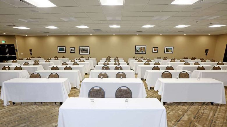 <b>DoubleTree by Hilton West Fargo Meeting</b>. Images powered by <a href="https://iceportal.shijigroup.com/" title="IcePortal" target="_blank">IcePortal</a>.