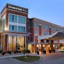DoubleTree by Hilton West Fargo