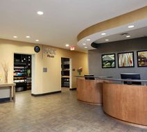 DoubleTree by Hilton West Fargo Lobby